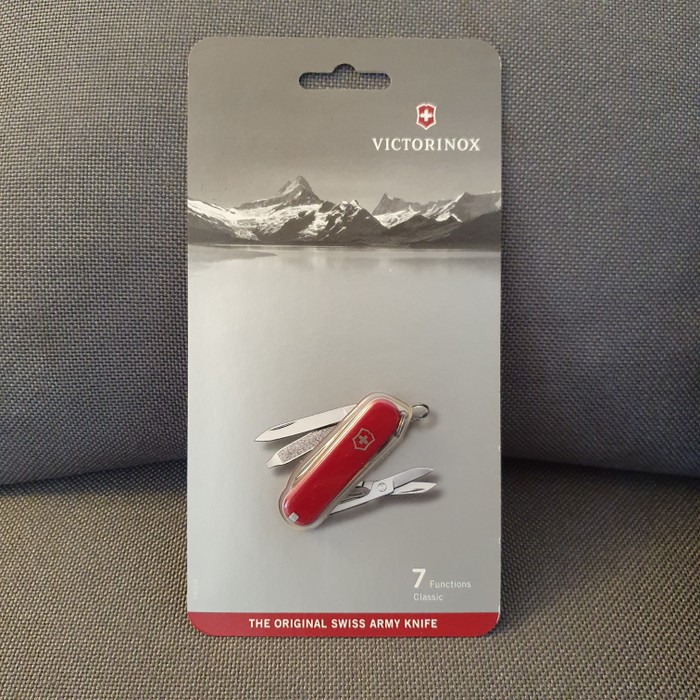 Terbatas - Victorinox Classic Sd - 7 Tools, Swiss Army Knife, Multitool - Merah