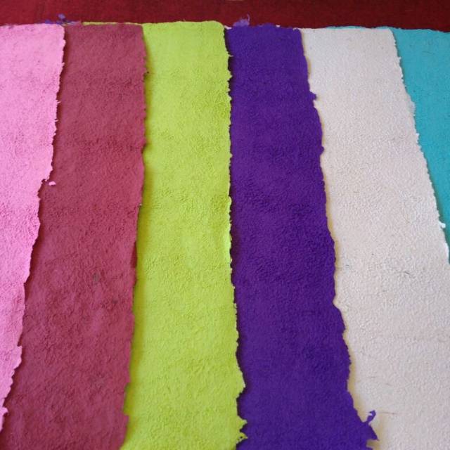 

Kertas daur ulang handmade