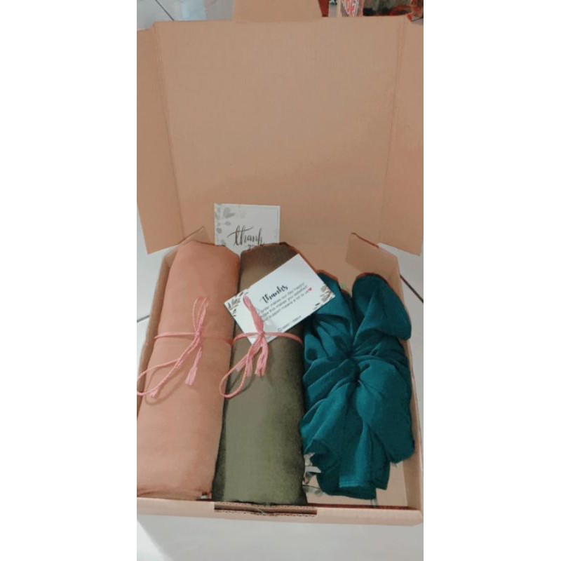 

Hampers hijab murah/kotak kado/gitf box