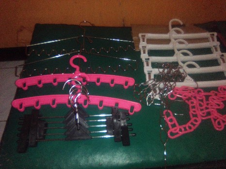 Hanger Sisir 12 / Gantungan Hanger 12