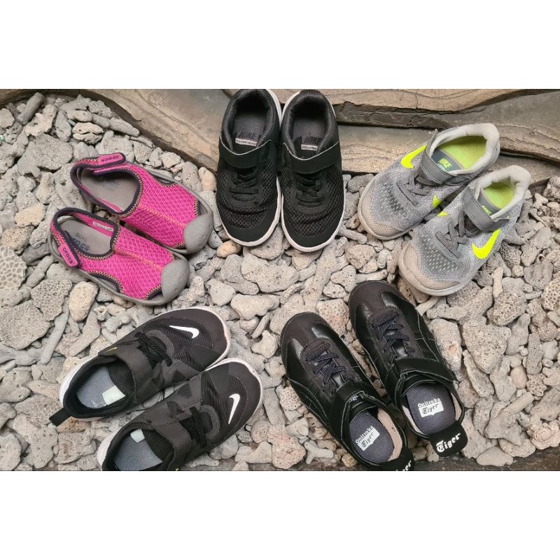 Sepatu Anak Preloved Nike Free Kids Crocs Dual Comfort Onitsuka Tiger Kids