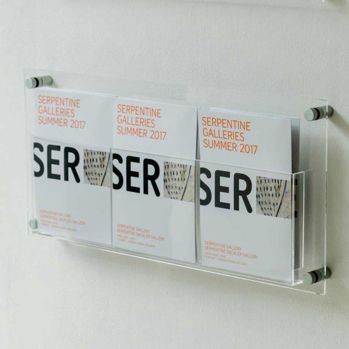 

Promo Acrylic Tempat Brosur A5 /Acrylic Triple holder A5