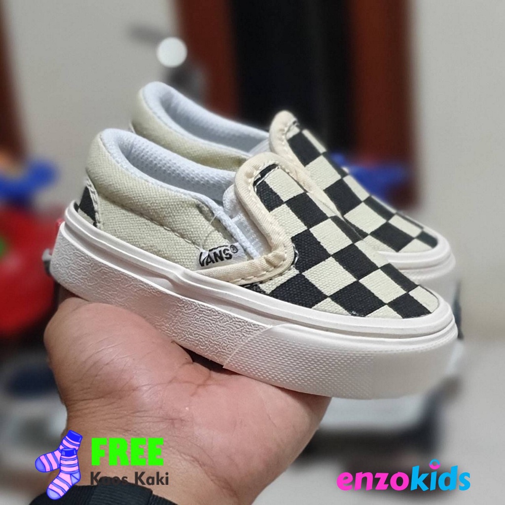 Unik Sepatu Couple Slop Ayah Ibu Dan Anak Model Slip On Catur Cream Size 16-35 Dan 36-43