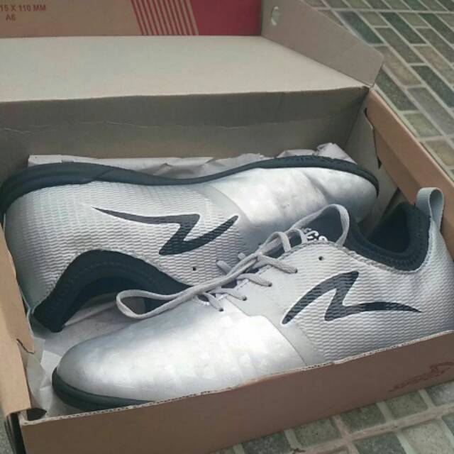Sepatu SPECS CYANIDE BOA uk. 42