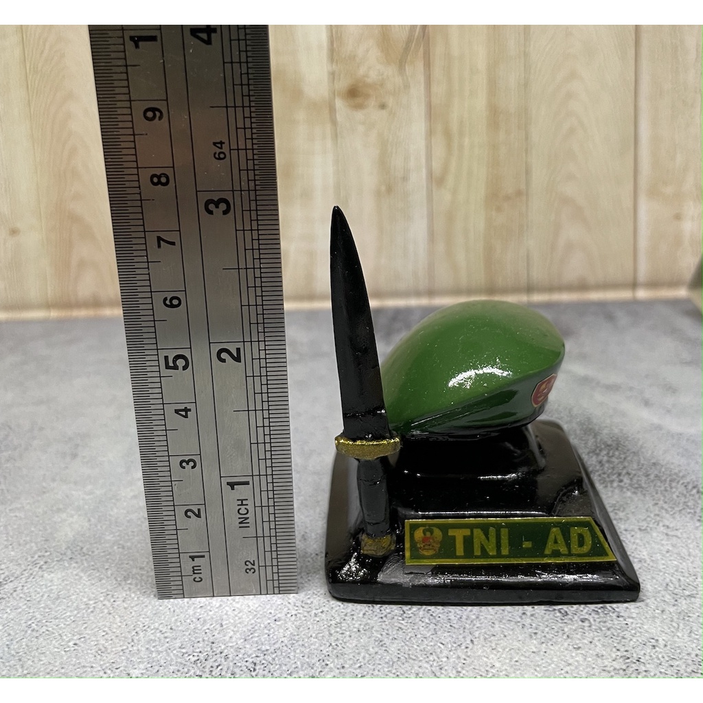 Miniatur Baret TNI AD - Patung TNI AD - Miniatur Pajangan Baret TNI AD