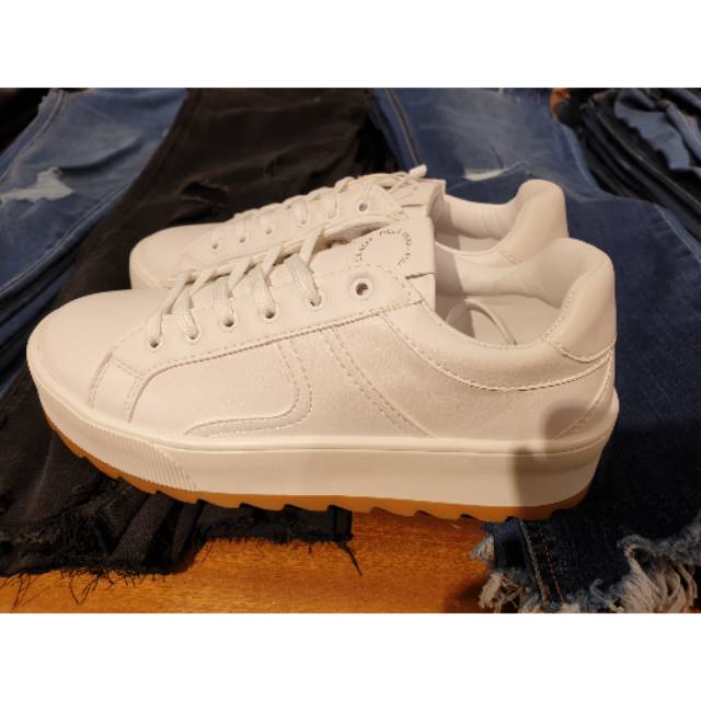 Sepatu sneakers pull&bear full white sale