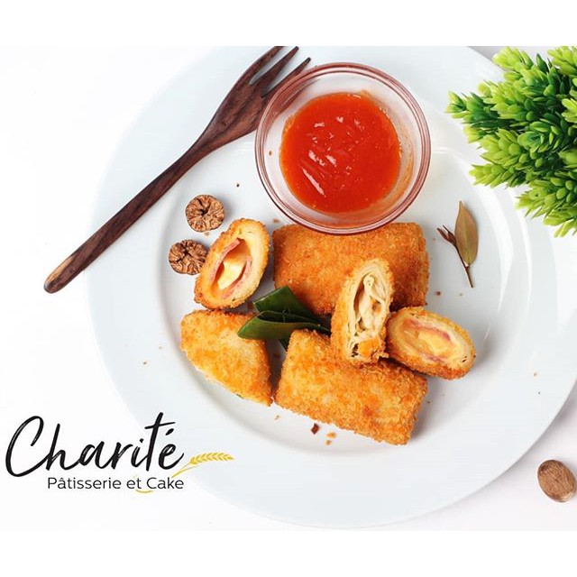 

Risoles Frozen / Risol Beku Charite Patisserie et Cake