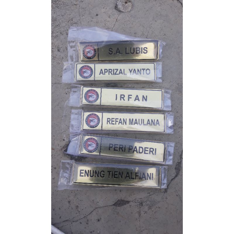 

Papan Nama Kuningan/Name Tage Kuningan/Papan Nama Logo / Nametag kuningan