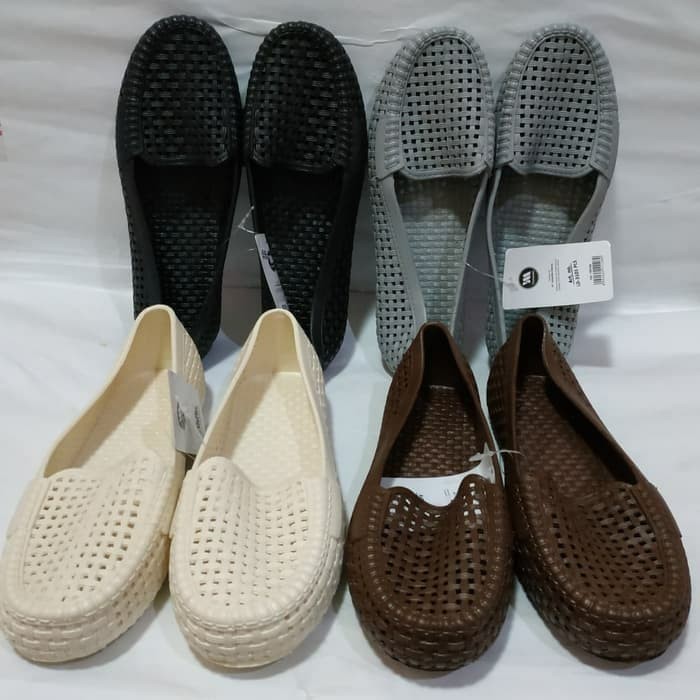 sepatu karet wanita model jaring yumaida