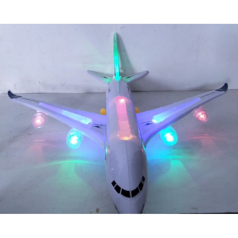 Pesawat garuda A380 dan pesawat lion air