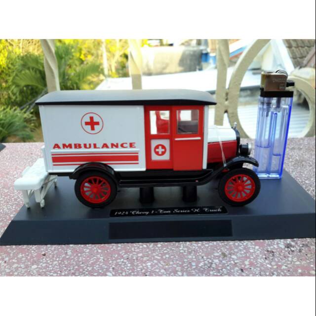 Truck chevy 1924 Ambulance