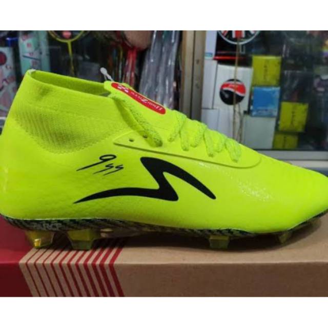 sepatu bola SPECS ACC ILLUZION II fg SIMIC SE yellow/black