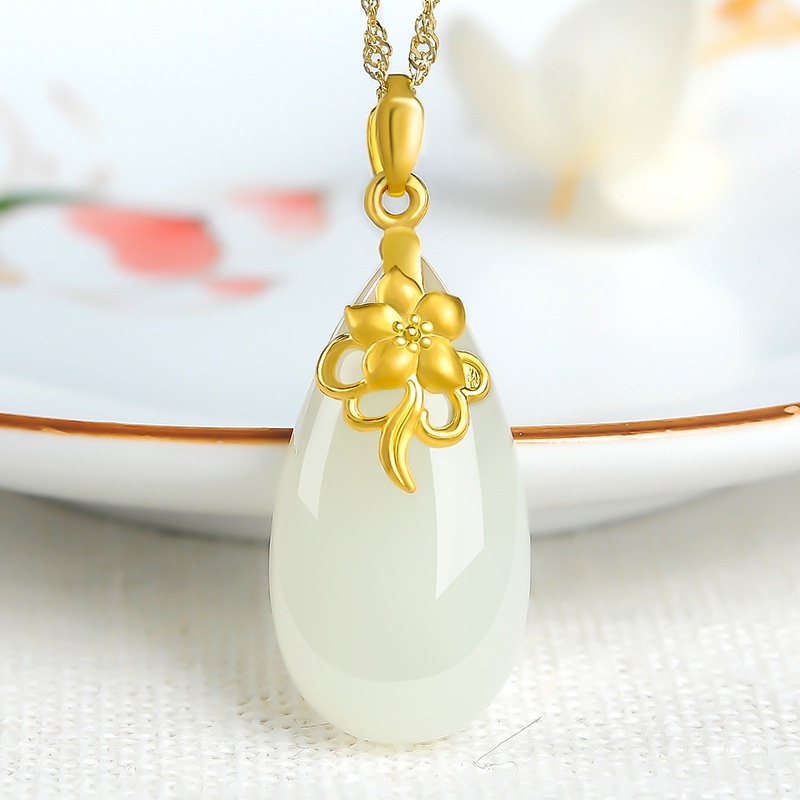 [Ready Stock]Fashion Gold-Plated Inlaid Emerald Pendant Water Drop Pear-Shaped Necklace