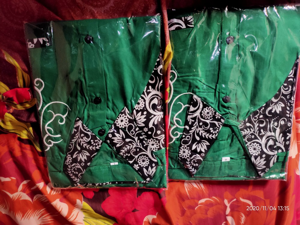 Kemeja Pendek Batik Motif Melati Model Clurit Kombinasi Bordir