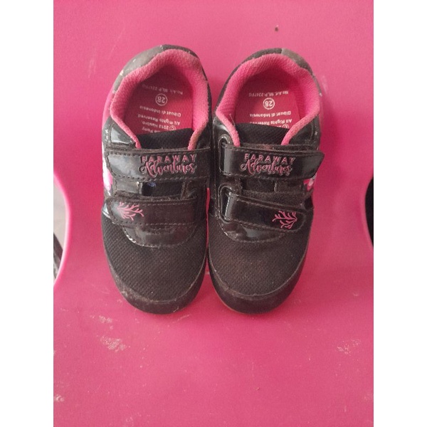 preloved sepatu anak sekolah
