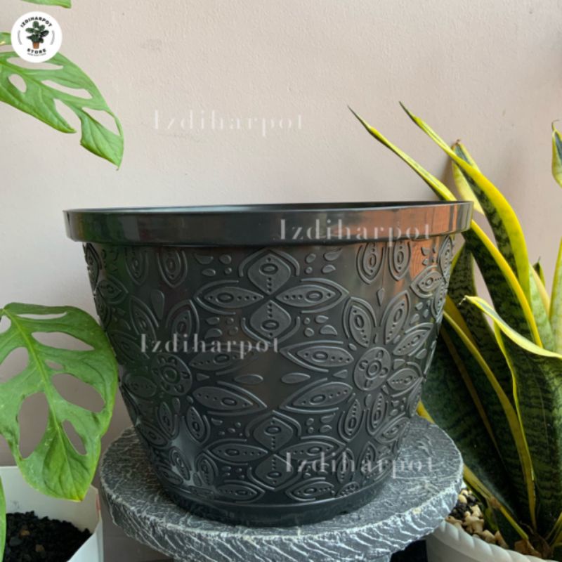 pot bunga tanaman shallom motif batik 30 hitam - BATIK 30 HITAM