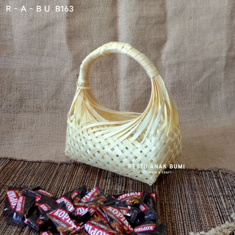 

(B163) Tas Permen Bambu 16cm / Wadah Hampers / Tempat jajan lebaran/Tempat Make Up / Kosmetik / Snack /Hantaran / Unik