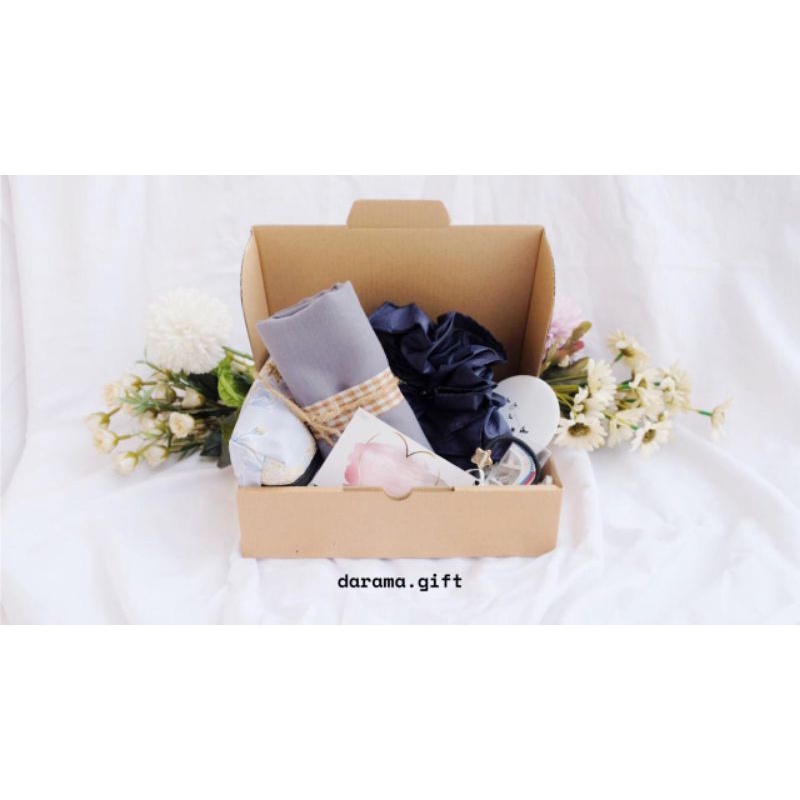 

HAMPERS | GIFT BOX | KADO | BIRTHDAY, GRADUATION, ANNIVERSARY BOX SOLEHA