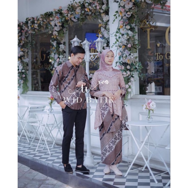 LAVEYA COUPLE COWO BATIK SETELAN KEBAYA CEWE SETELAN KEBAYA BAJU SARIMBITAN TUNANGAN BAJU WISUDA TERBARU BAJU TRADISIONAL JAWA COUPLE LEBARAN TERBARU KOPEL COWO CEWE BAJU COUPLE KONDANGAN TERBARU WARNA LILAC