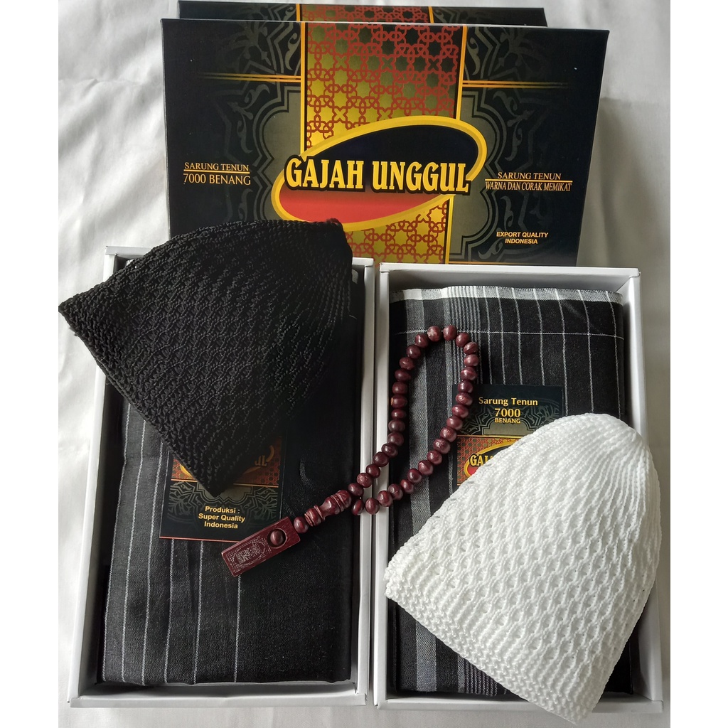 SARUNG HITAM POLOS TUMPAL GARIS/SARUNG HITAM BAHAN HALUS LEMBUT DAN ADEM/SARUNG DEWASA MURAH BERKUAL