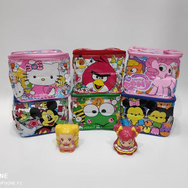 

Februari Maniss Tas Kubus / Goodie Bag/ Tas Souvenir Ultah/ Katakter Anak Kode 660