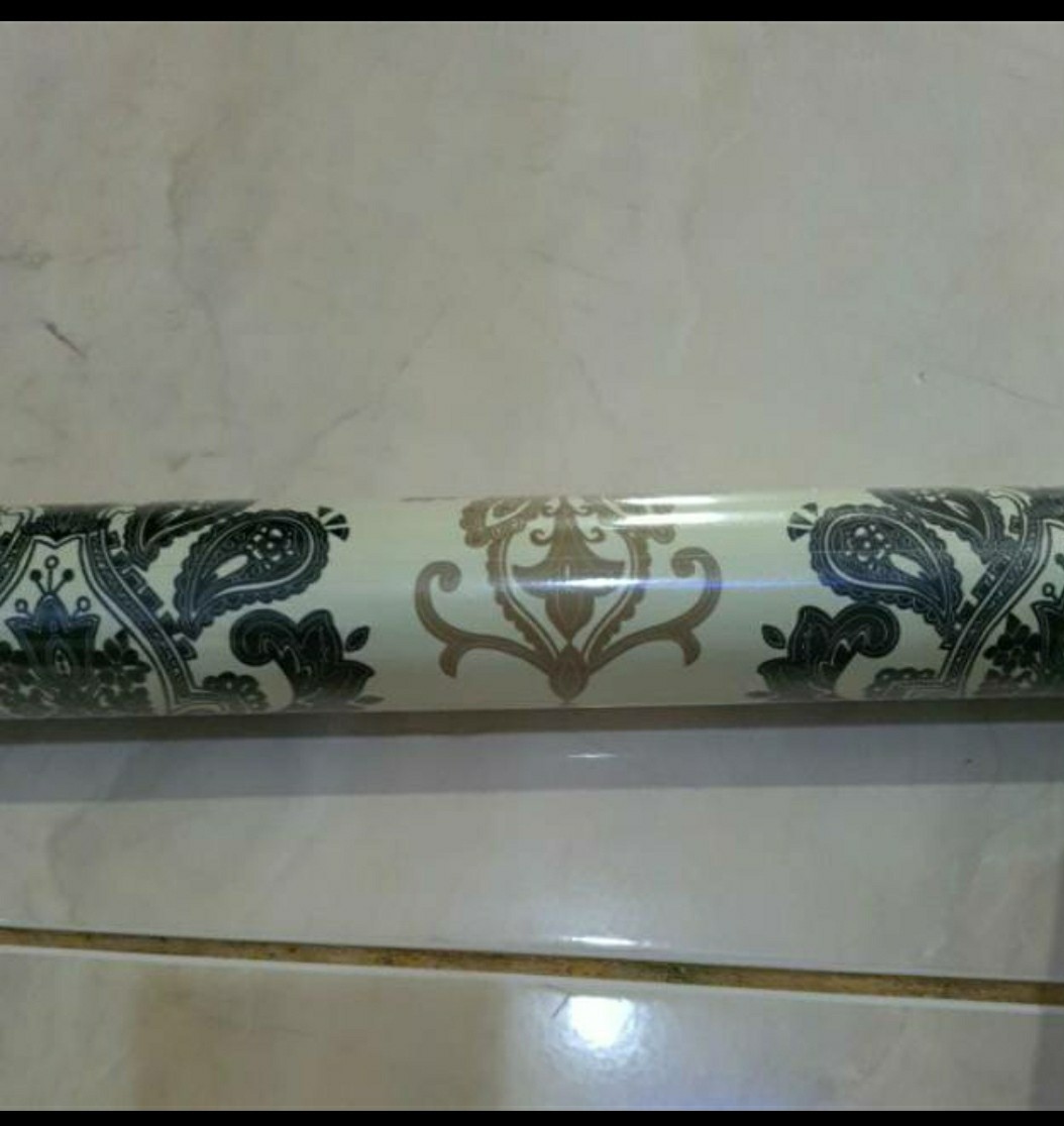 New Batik Solo / Wallpaper Stiker Dinding Anti Air / 45 Cm X 10m Perdana Wallpaper