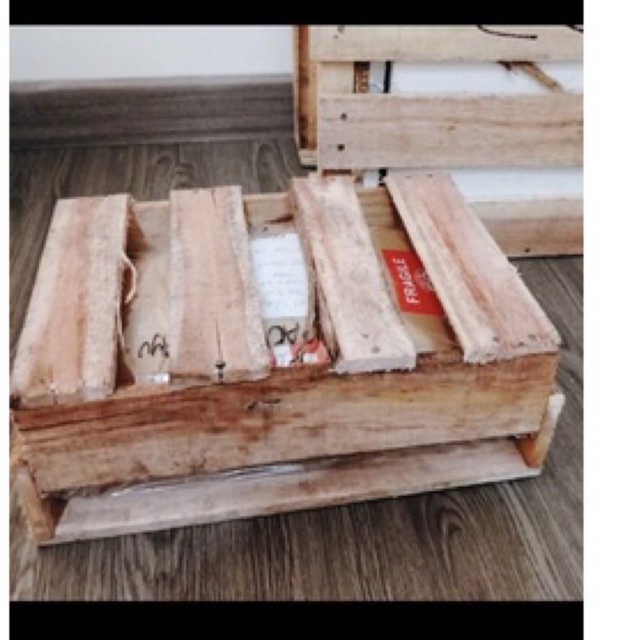 

Packing kayu extra