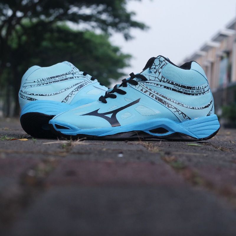 SEPATU MIZUNO THUNDER BLADE 2