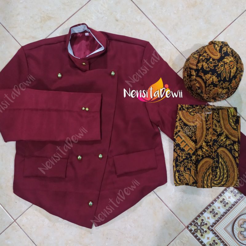 Beskap Solo Merah Maroon + Jarik Instan dan Blangkon / Size Lengkap