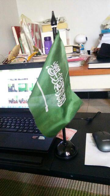 Bendera Meja Negara Arab Saudi Koleksi Pajangan Dirumah