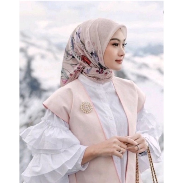 Preloved Nada Fis Buttonscarves