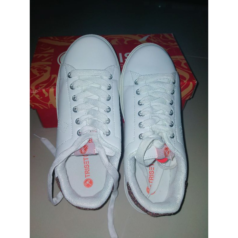 PRELOVED SEPATU TRISET
