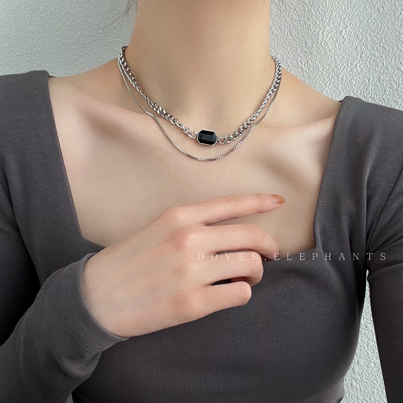 Kalung Rantai Klavikula Lapisan Ganda Bahan titanium steel Aksen Batu Permata Hitam Gaya hip hop Minimalis