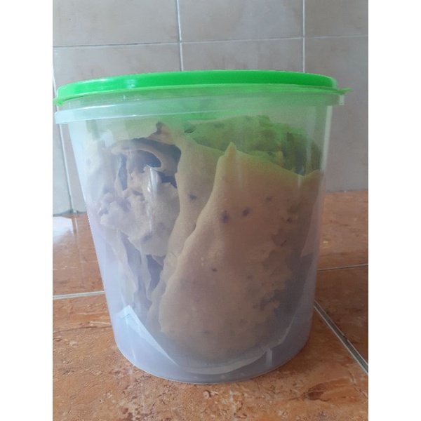 

peyek tanpa campuran+ toples (isi 18-20biji)