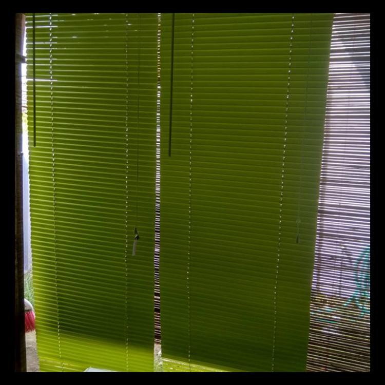 Kerai Plastik Tirai Jendela Gulung Roller Blind Horizontal Blind Krei - Putih 60X180Cm Kode 466