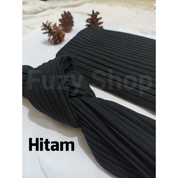 Kerudung Pashmina Plisket Warna hitam Murah