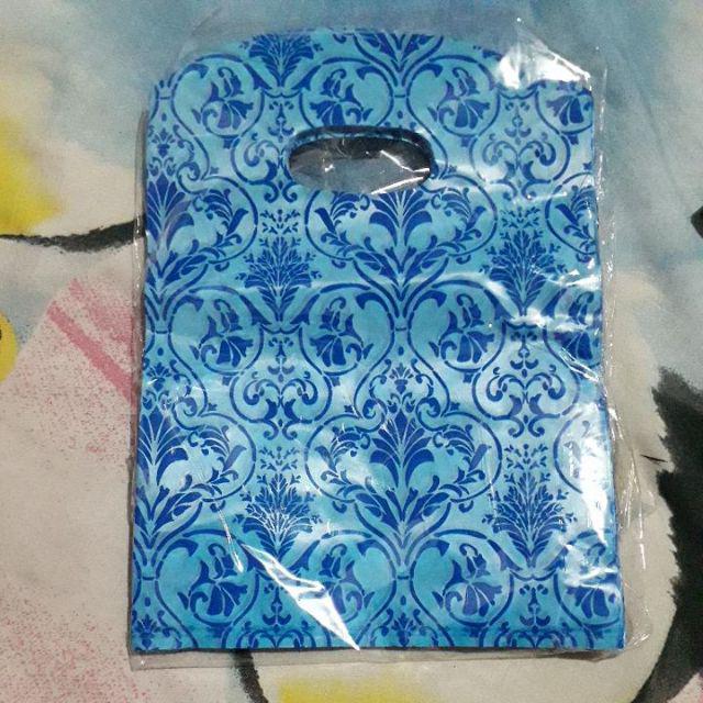 Kantong Plastik / Plastik Oval Motif Uk.15x23cm (isi 100pcs)  Random