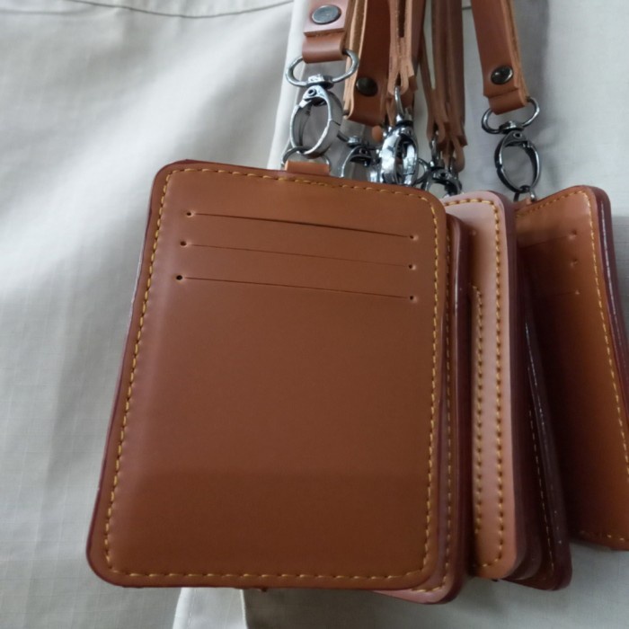 

Update Name Tag Holder Polos Terbatas