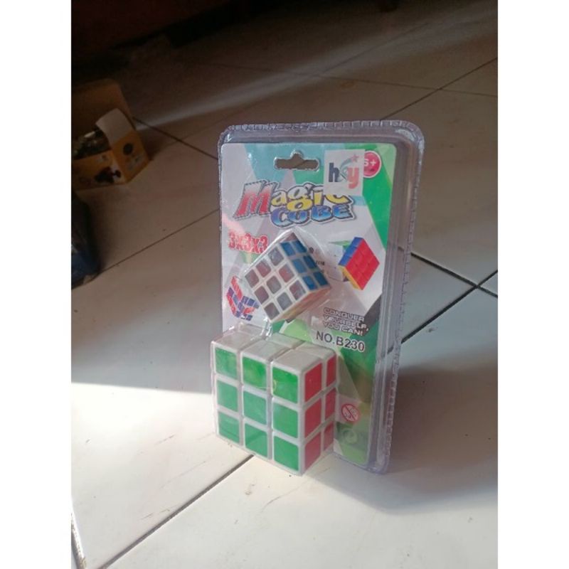 Mainan rubik 3x3 ukuran sedang / magic cubelovers + Tambahan Rubik Kecil