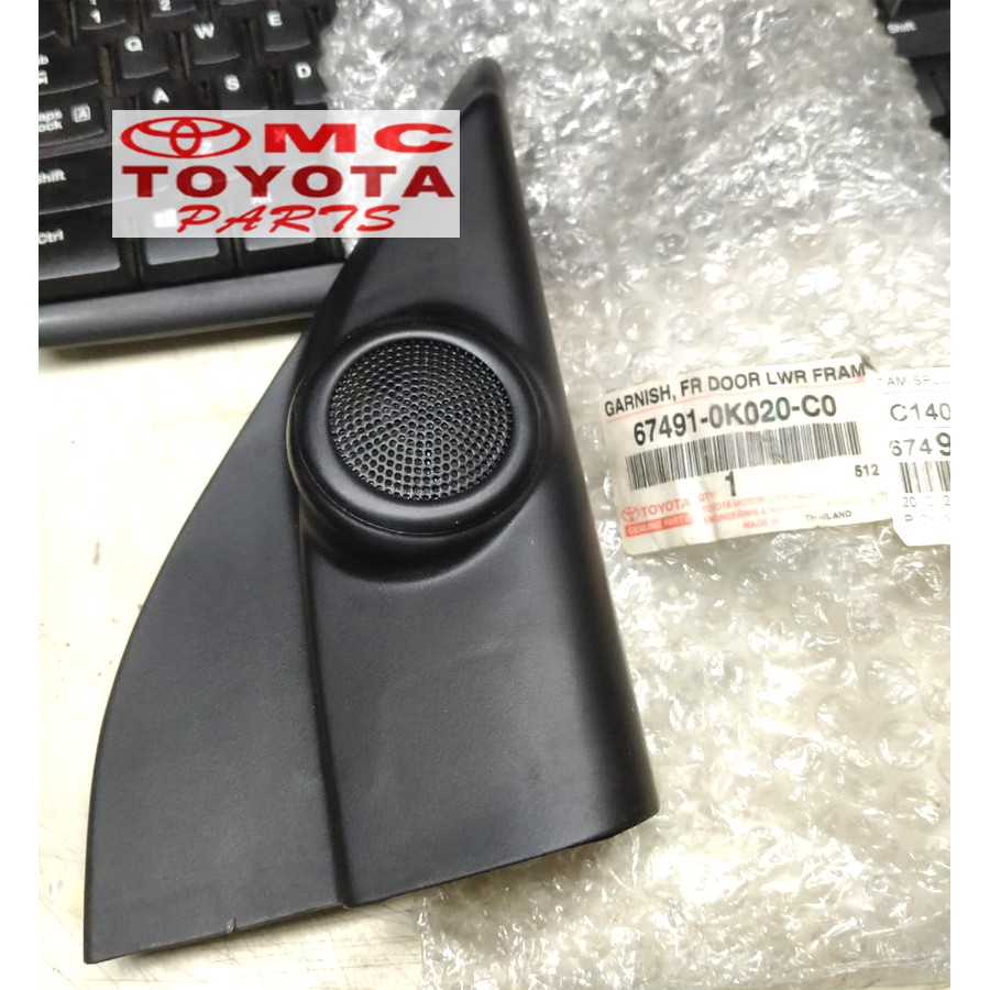 Garnish Segitiga Dalam Spion Depan Kanan Fortuner Hilux 67491-0K020-C0