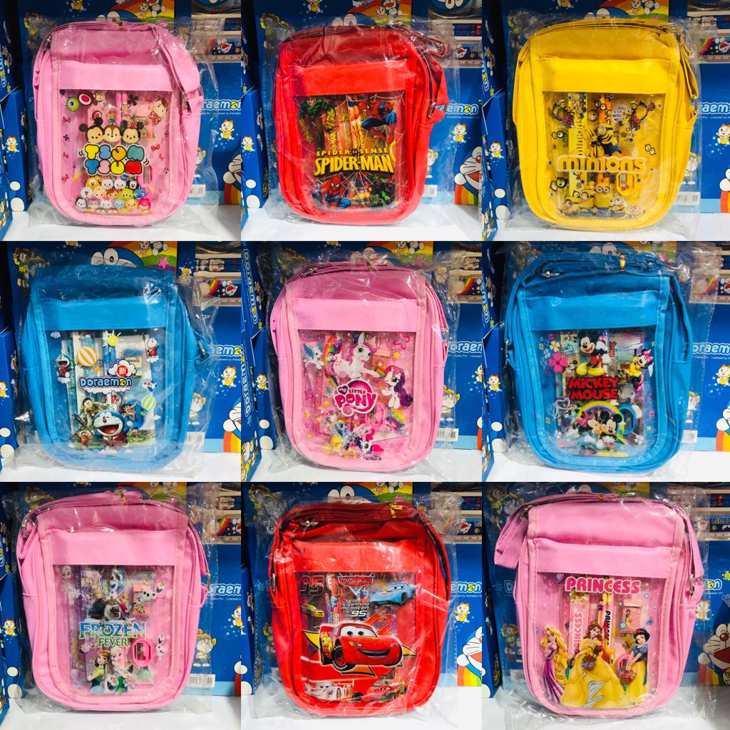 

Tas + set pensil / Stationary Set Alat Tulis Anak/ Bentuk Tas Selempang