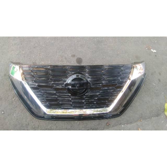 Grill nissan livina 2019