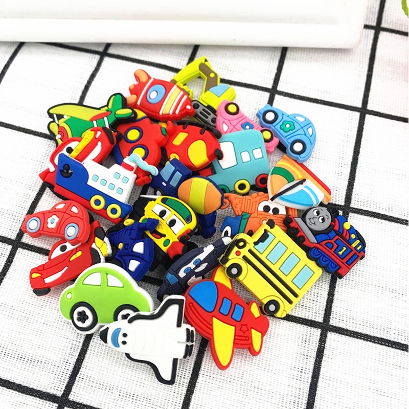 Jibbitz Crocs 1pcs tema mobil kartun shoe charms Pin imut Mobil sport/pesawat/pesiar decorate sandal Lubang Sepatu accessories DIY Dapat Dilepas anak Hadiah