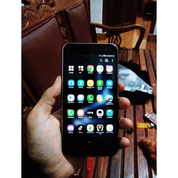 Asus Zenfone 3 (ZE-520KL)