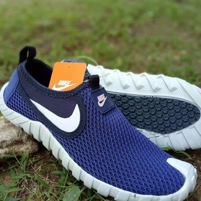 nike sneakers slip on womens