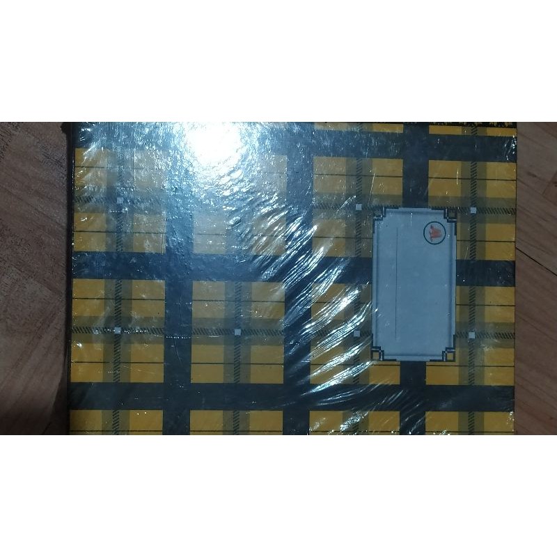 

Buku tulis kwarto hard cover AA 100 lembar (harga satuan)