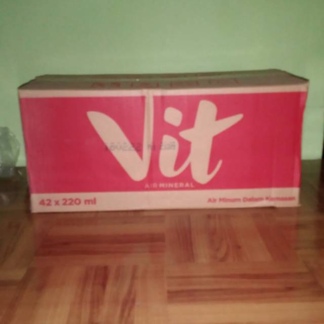 

Vit Minuman Kemasan Dalam Kardus !!! , 220 ml , 42 Pcs