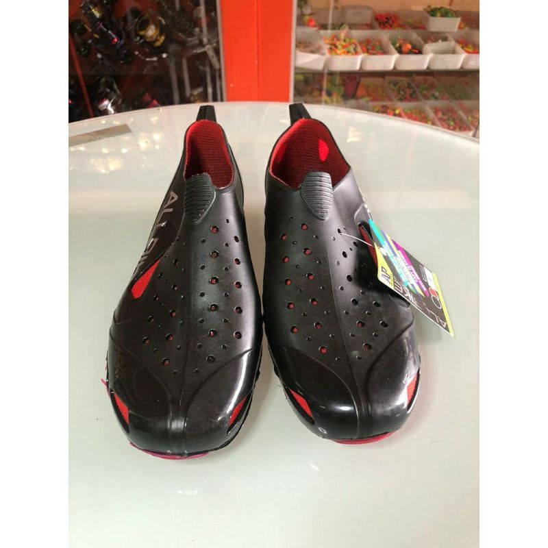 Sepatu mancing allbike
