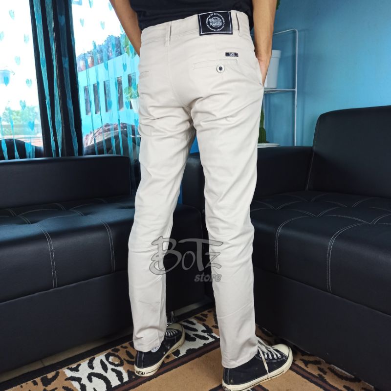 BOTZ Celana Panjang Chino Selvedge Pria Regular Fit (28-45) Chino Long Pants Light Grey Regular Fit