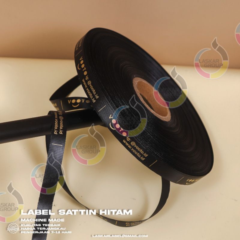 

label baju , label satin hitam ,label merek ,label nama ,label pakaian,label washing,label distro label size